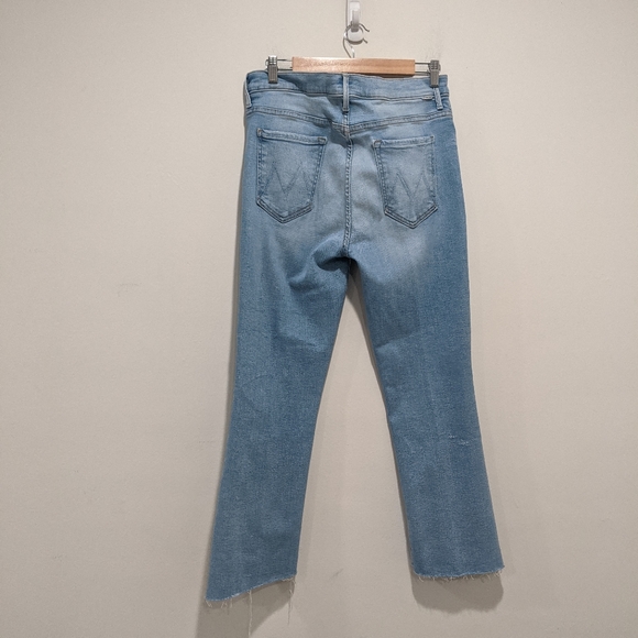 MOTHER The Insider Crop Step Fray Jeans - Picture 9 of 15